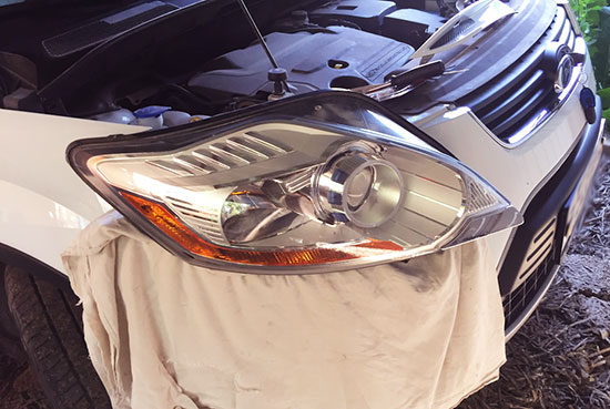 Ford Kuga 1 замена лампы габаритного света своими силами