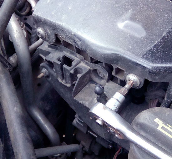 Самостоятельная замена топливного фильтра на автомобиле Ford Kuga