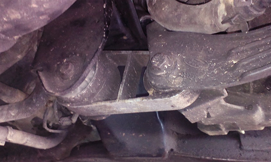 Замена нижней подушки двигателя в автомобиле Ford Mondeo 3 своими руками