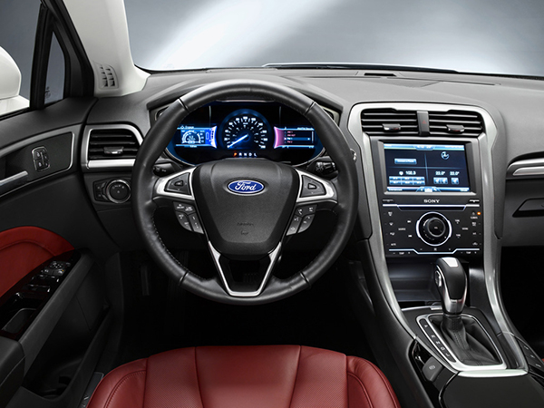 Новый Ford Mondeo четвертого поколения появится в России весной 2015 года