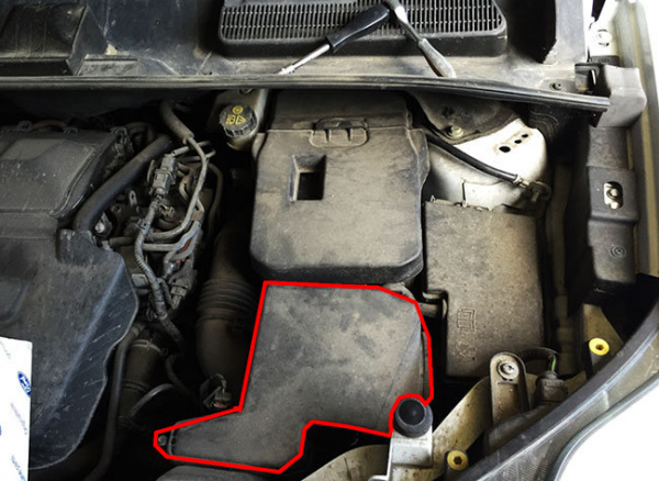 Подробный фото рассказ о том, как заменить воздушный фильтр в Ford Kuga 2