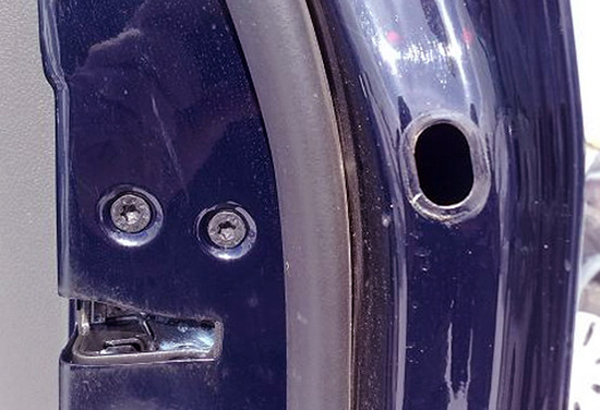 Как снять дверную ручку на автомобиле Ford Focus 2? У меня есть ответ!
