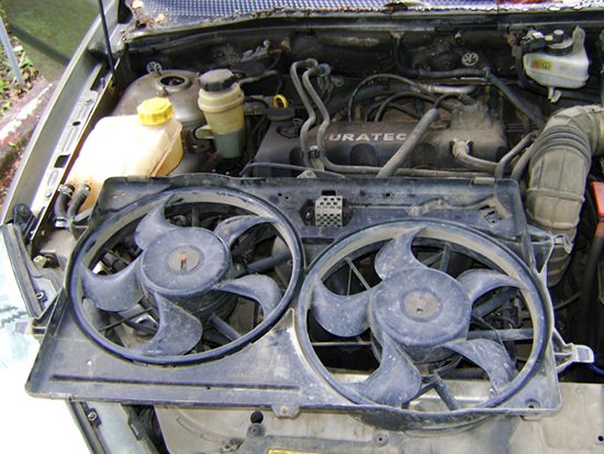 Как заменить термостат в автомобиле Ford Focus в домашних условиях