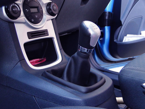Укороченный рычаг переключения передач в Ford Fiesta. Самостоятельное уменьшение длины рычага переключения передач