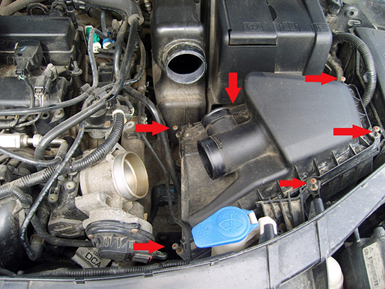 Очистка сальника дроссельной заслонки и замена воздушного фильтра для Ford Mondeo IV