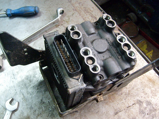 Ремонт системы ABS Mecatronic 3 для Ford Mondeo своими руками