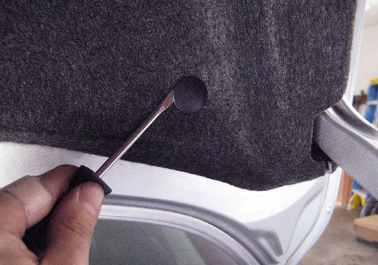 Замена лампочки в задних фонарях Ford Fusion 2014 года выпуска своими руками