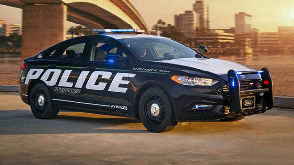 Ford готов оснастить полицию гибридными перехватчиками
