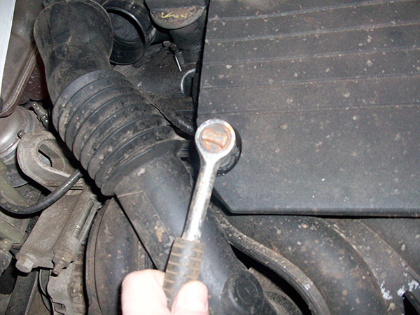 Как самостоятельно заменить свечи зажигания в автомобиле Ford Fiesta